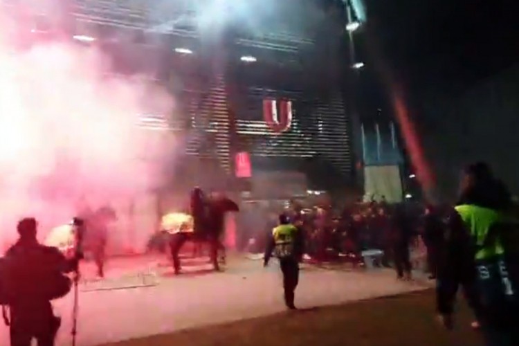 Tuča navijača zagrebačkog Dinama sa češkom policijom