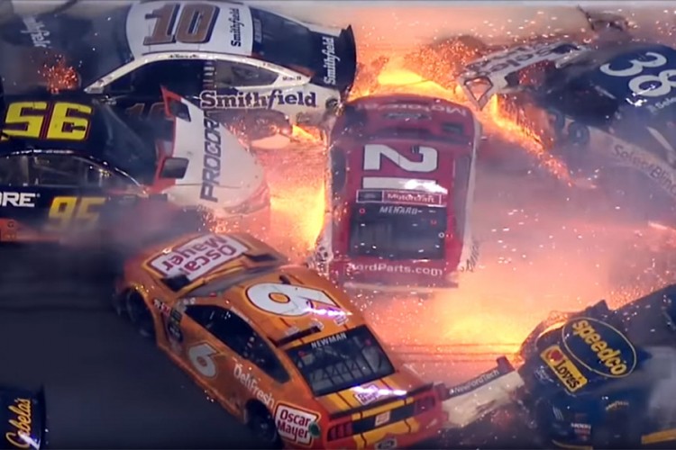 Sudar 21 automobila u Nascar šampionatu