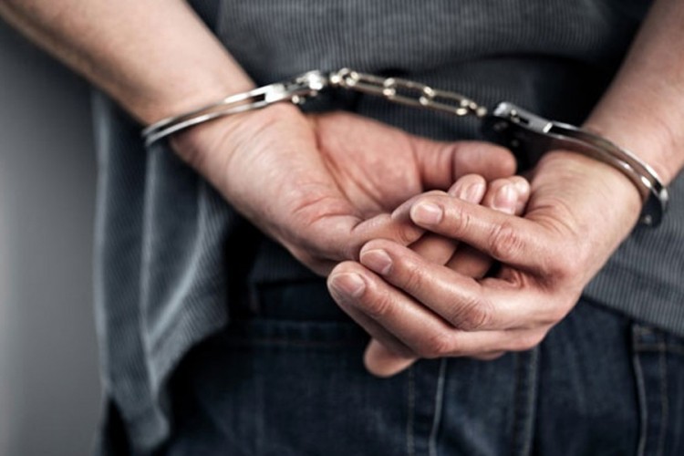 Trebinjac prijetio bivšoj djevojci, policija u njegovoj kući našla šest pušaka