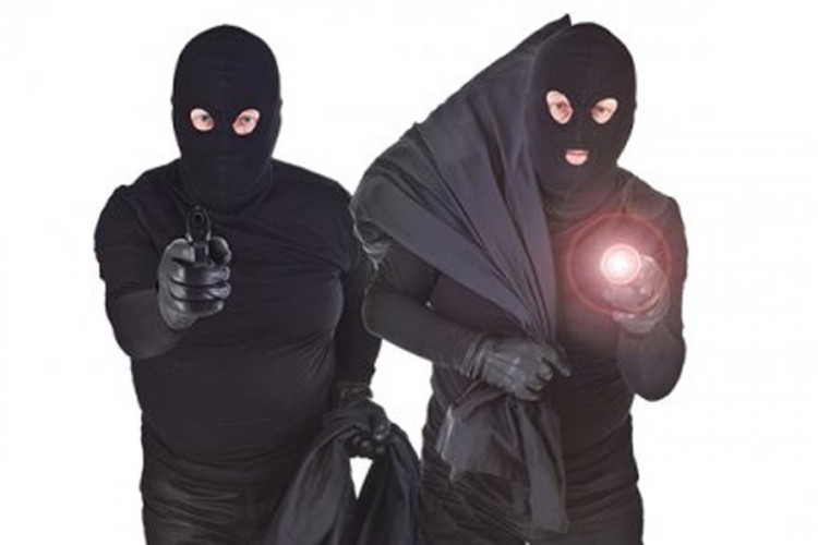 Policajci osumnjičeni za pljačku pošte