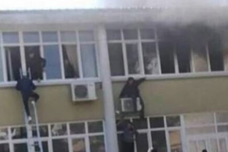 Požar u školi u Podgorici, djeca iskakala kroz prozore