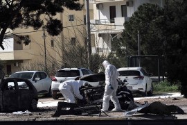 Automobil eksplodirao blizu Atine