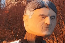 Statua Komšića u obliku "Trojanskog konja" na karnevalu u Čapljini