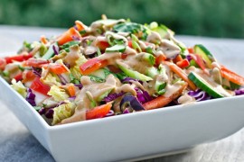 Kupus salata s kikirikijem