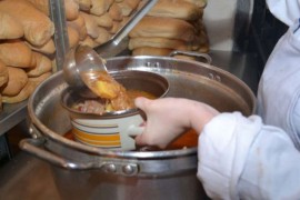 Humanitarne organizacije apeluju: Višak hrane iz restorana pokloniti ...