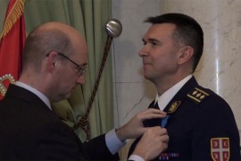 Pukovniku Zoranu Rašeti francuski orden u rangu viteza