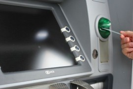 Postavio eksploziv na bankomat pa raznio pola trgovine