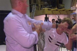 Tinejdžer razbio jaje o glavu senatoru koji je za pokolj optužio ...