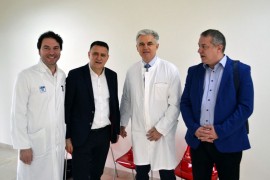 Urađena složena mikrohirurška operacija lica na UKC RS