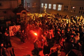 Žandarmerija ušla u dvorište RTS-a, izvodi ljude