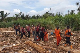 Najmanje 50 ljudi poginulo u poplavama u Indoneziji