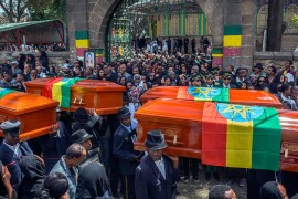 Etiopija u suzama: Hiljade ljudi na masovnoj sahrani žrtava avionske ...