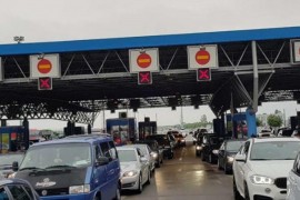 Gužve na graničnim prelazima u Gradišci i Kostajnici