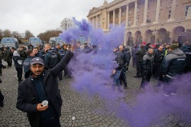 Zabranjeni protesti na Šanzelizeu, smijenjen šef policije
