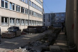 Grade auto-praonicu bez građevinske dozvole