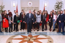 Za 34 studenta generacije posao u javnim preduzećima