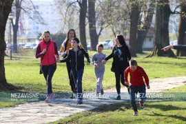 Humanitarna trka u parku "Mladen Stojanović": Trčali i mališani s ...