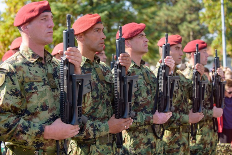 Vulin: Na obuku rezervista biće pozvano 600 ljudi, i ja sam se prijavio
