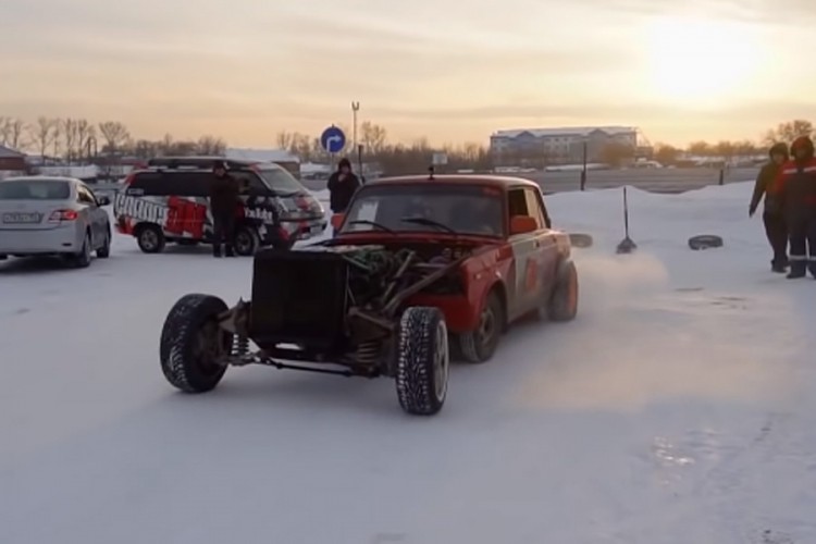 Nakon Lade sa dva, stiže Lada sa tri motora i osam točkova
