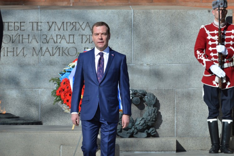 Medvedev: Rusija ima "genetski otpor" prema ratu