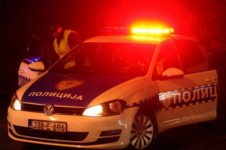 Pijan mercedesom sletio s puta