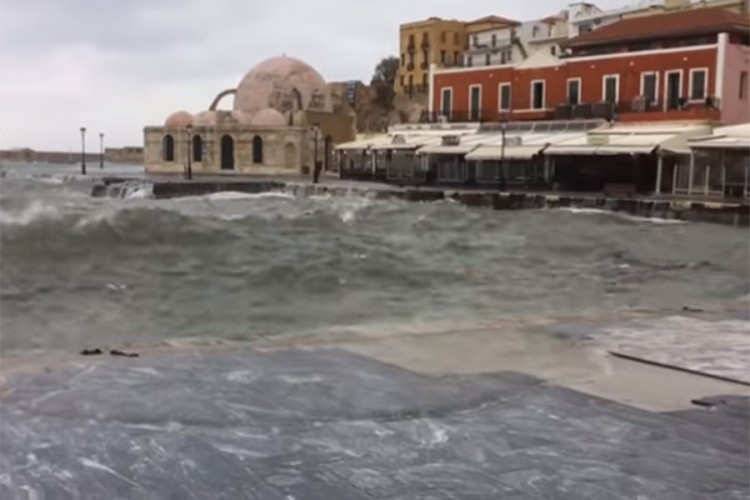Kiša padala 41 sat bez prekida, 15.500 udara groma