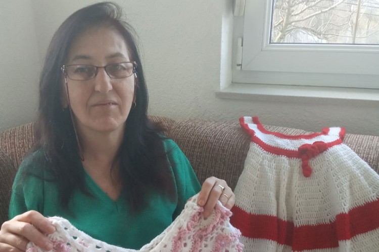 Novinarstvo zamijenila pletenjem: Sve je u prstima ili kucaju ili pletu