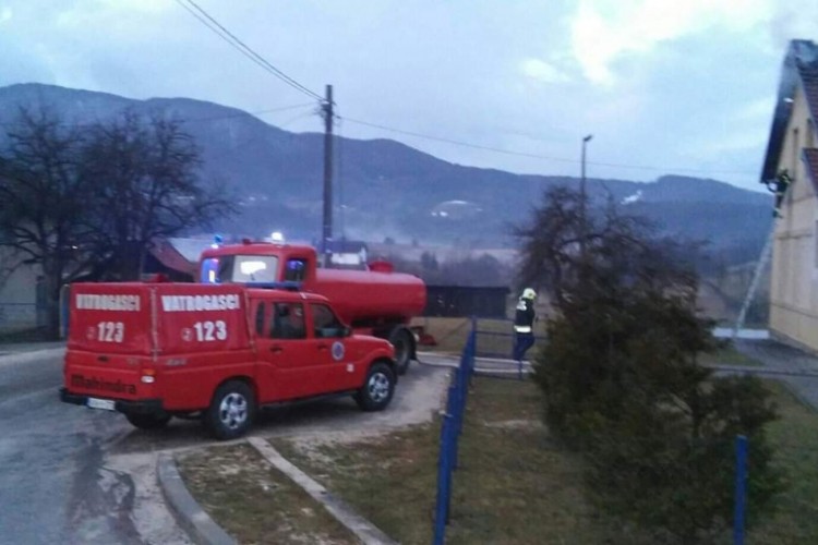 Gorjela škola u Podbrdu kod Mrkonjić Grada