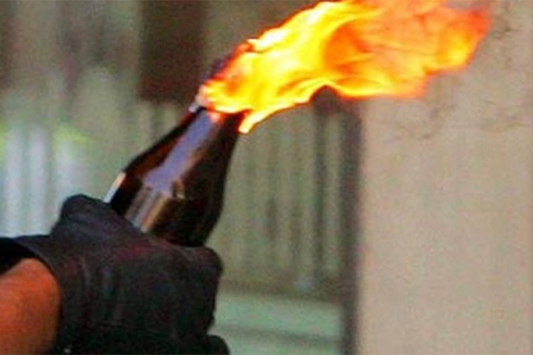 "Molotovljevim koktelom" na srpsko domaćinstvo u Štrpcu