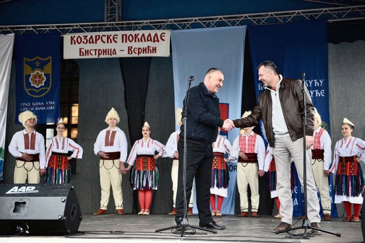 Radojičić i Đaković otvorili manifestaciju "Kozarske poklade"