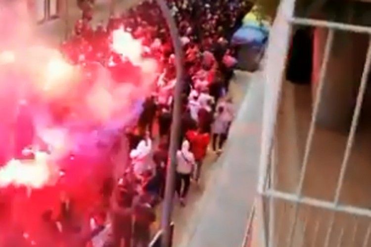 Barsini navijači napali Lionove pristalice, jedan izboden