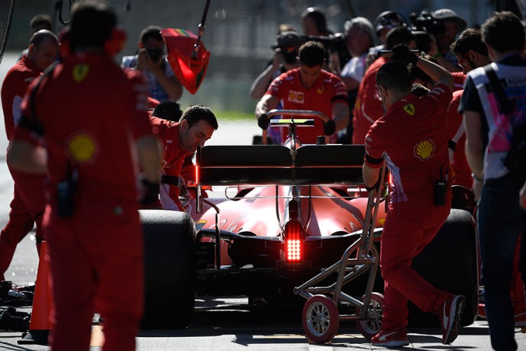 Hamilton najbrži na treninzima, Ferari krije adute