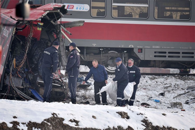 Ukinut pritvorvozaču autobusa "Niš Ekspres" koji se sudario sa vozom