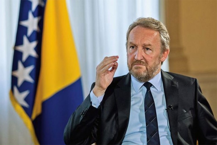 Izetbegović: Pomiješati karte u raspodjeli resora