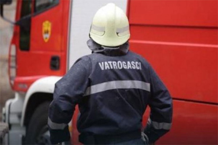 Zapalilo se vozilo na autoputu Banjaluka- Gradiška