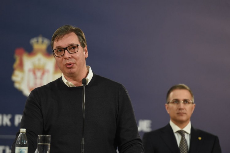 Vučić se sutra u podne obraća javnosti