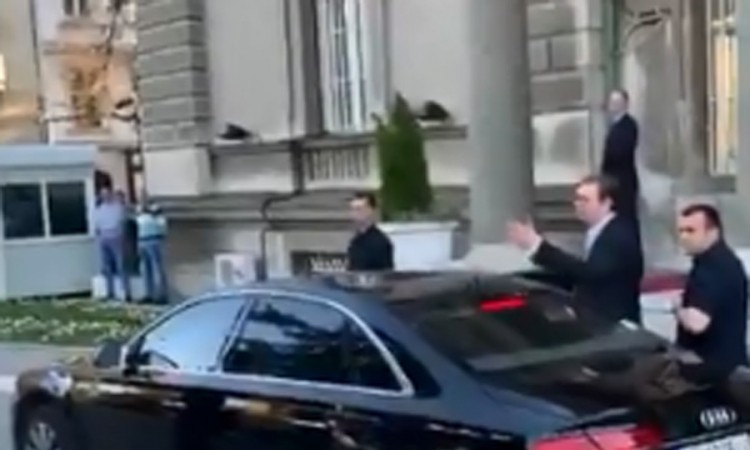 Vučić izašao iz Predsjedništva: "Nema ništa od toga"