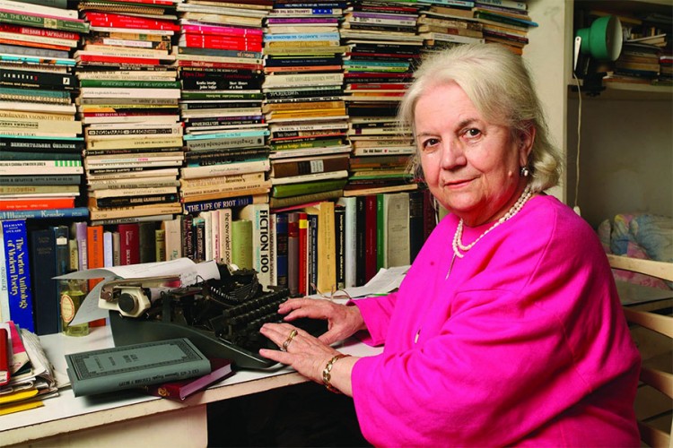 Preminula književnica Grozdana Olujić