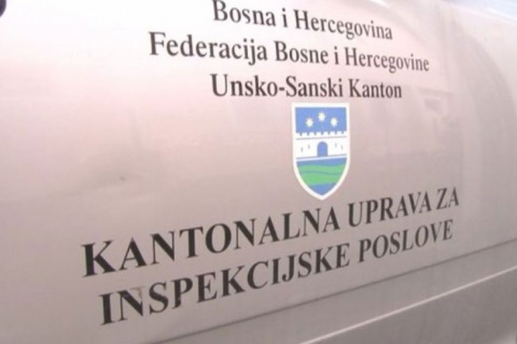 "Kralj kraljeva" građanima dijelio vaučere i uzimao otiske prsta