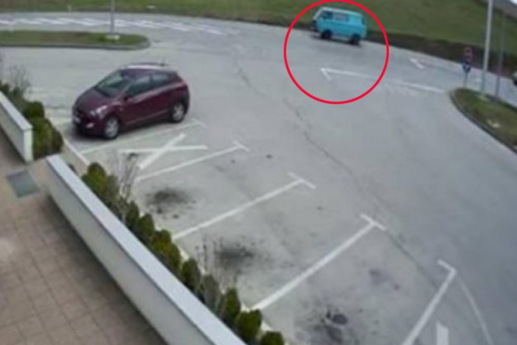 Policiji se javio vlasnik kombija, nije bilo otmice djeteta u Cazinu