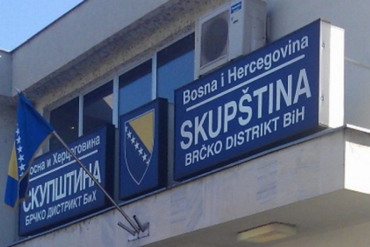 Povećane najniže plate državnim službenicima u Brčko distriktu