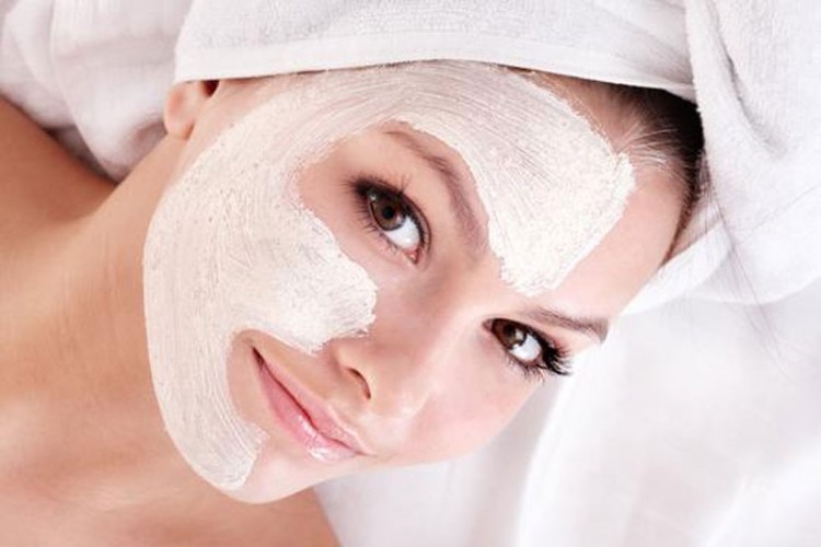 Preparati koje dermatolozi nikada ne bi stavili na svoje lice