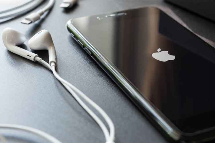 Novi iPhone puniće smartfone i druge uređaje?