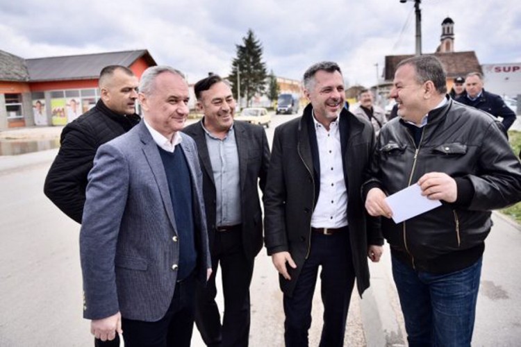 Semafori će regulisati saobraćaj na raskrsnici