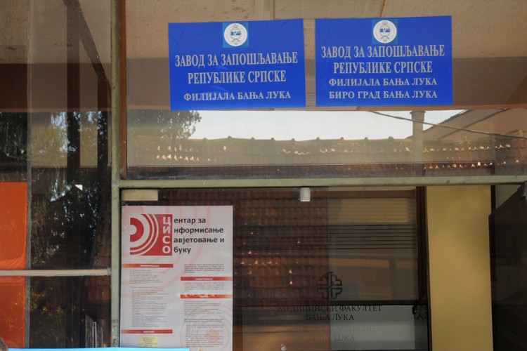 Pročitajte nagrađenu priču "Nezavisnih": Odlučili da su najbolji i uzeli sebi najviše