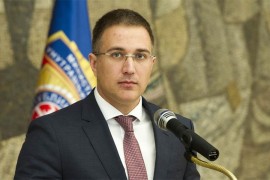 Stefanović: Skandalozno ponašanje opozicije, gađali jajima policiju