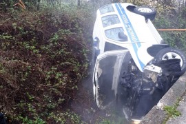 Vozilo Granične policije BiH završilo u jarku nakon sudara s ...