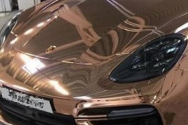Policija zabranila saobraćaj za "zlatni" Porsche jer je opasan