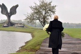Kitarovićeva odala počast ubijenima u Jasenovcu