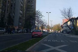 Automobil nakon sudara udario dvije učenice